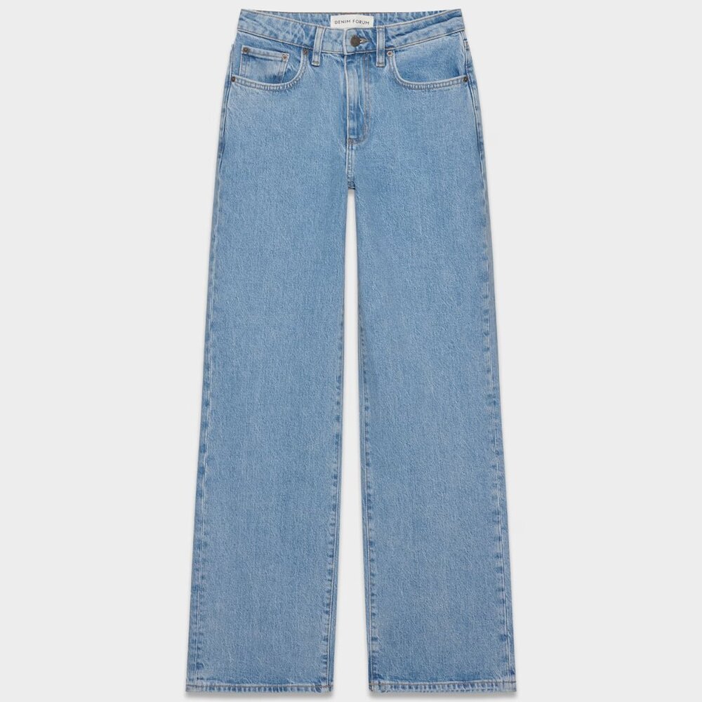 NWT Denim Forum Hi-Rise Curve-Fit Relaxed Jean